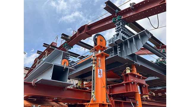 ワイヤー吊式ジャッキの画像