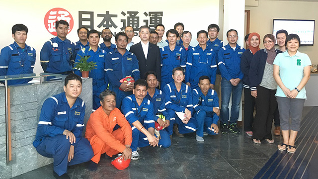 シンガポールにNEX グローバルエンジニアリングの集合写真